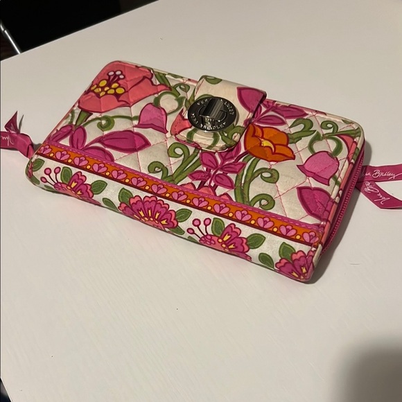 Vera Bradley Turn Lock Wallet w/Hot Pink Orange and Pink Flowers Spring Summer - Picture 1 of 7